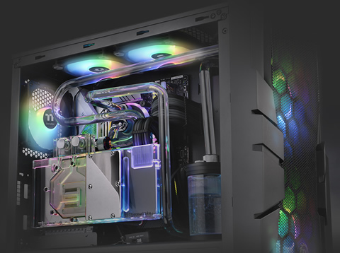 Closeup shot of the inside of the Thermaltake Commander C33's interior
