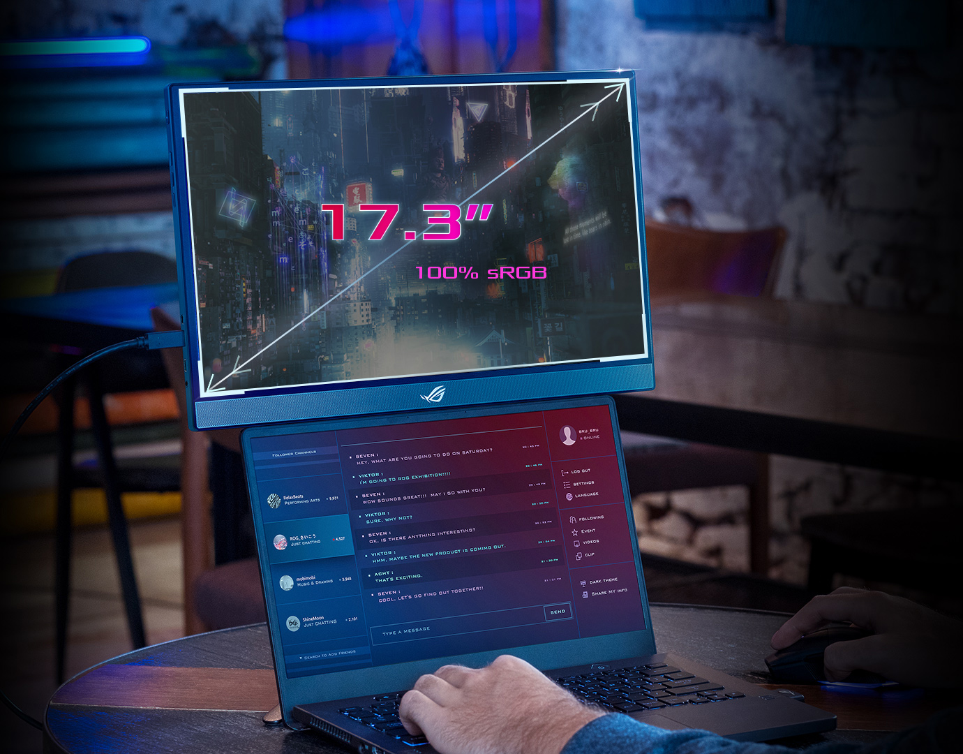 The 17.3-inch 100%sRGB monitor places above the laptops.