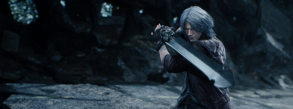 Dante in battle stance with his sword