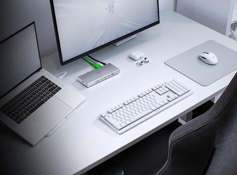 Razer USB 4 Dock 14 Ports Charging Station