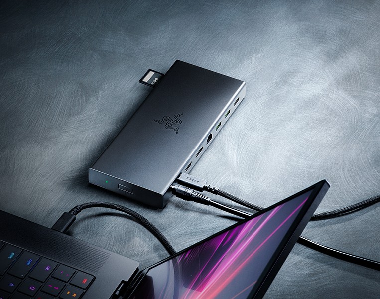 Razer USB 4 Dock 14 Ports Charging Station