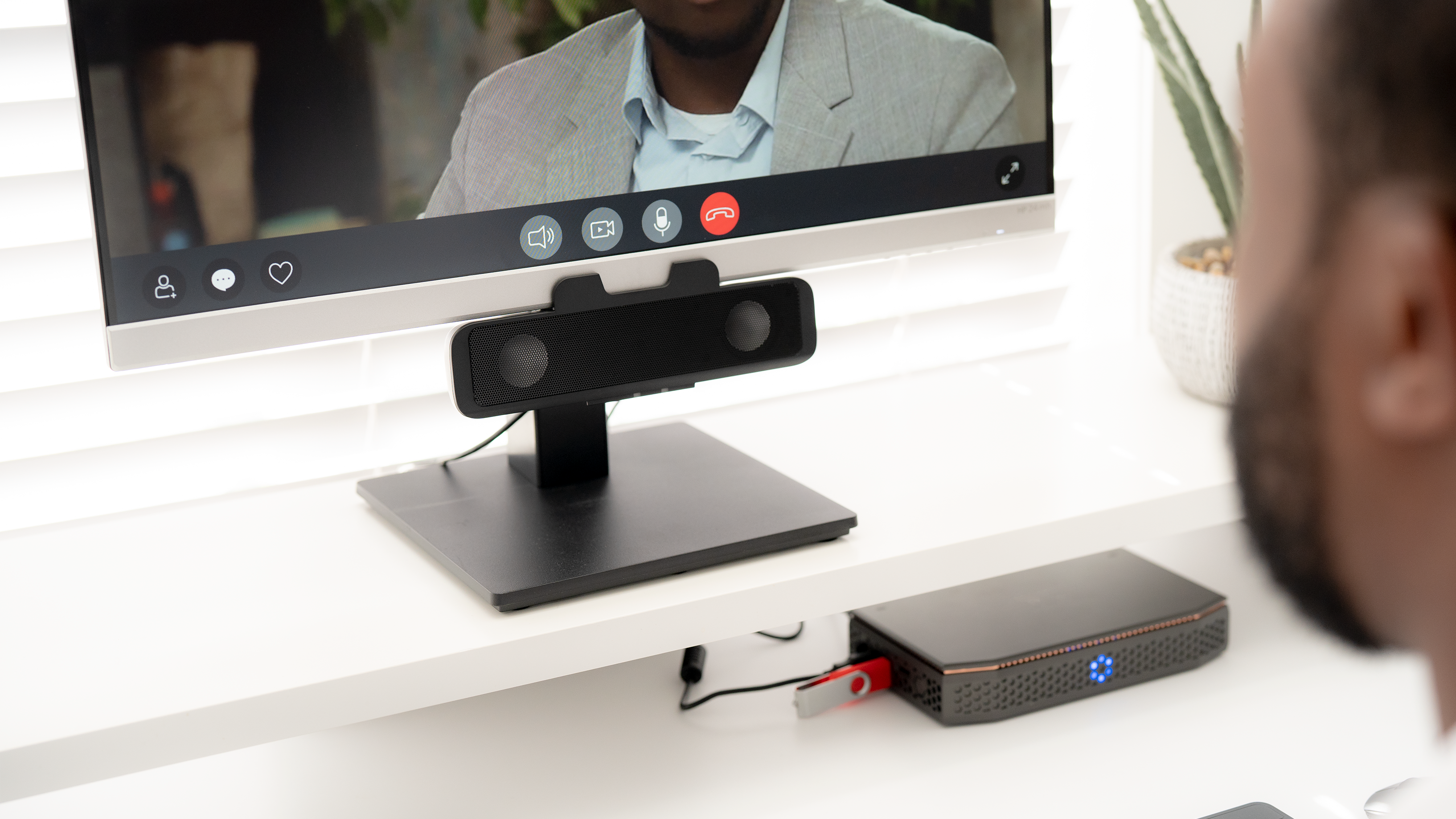 Cyber Acoustics CA-2890BT USB and Bluetooth Speaker Bar with Integrated Monitor Mount