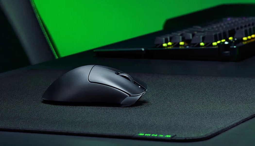 Razer DeathAdder V3 HyperSpeed Ultra-lightweight Wireless Ergonomic Esports Gaming Mouse