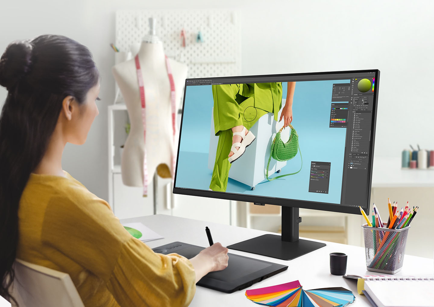 SAMSUNG ViewFinity S7 (S70D) High Resolution Monitor