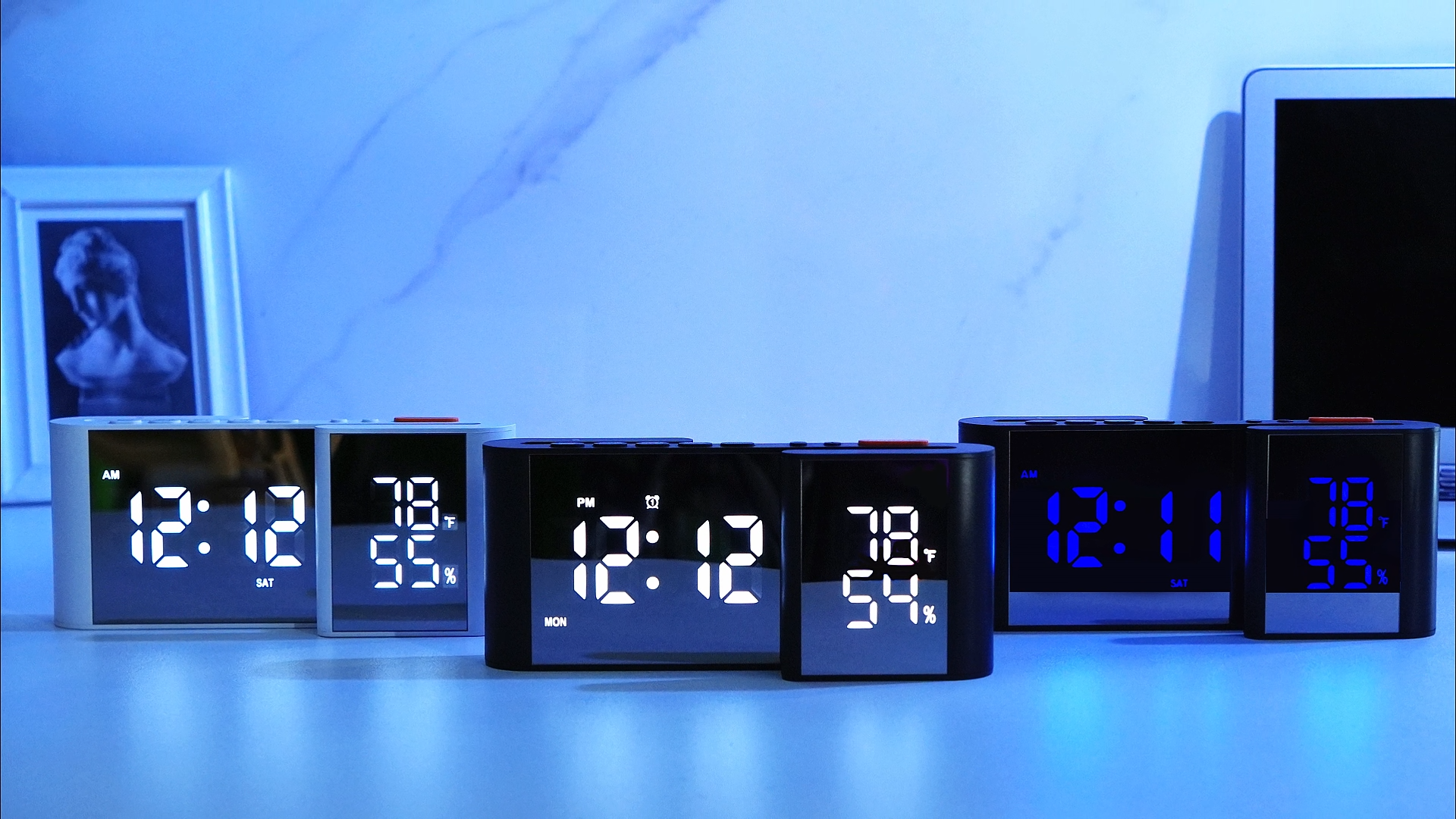 This unique clock adopts a artistic design idea.