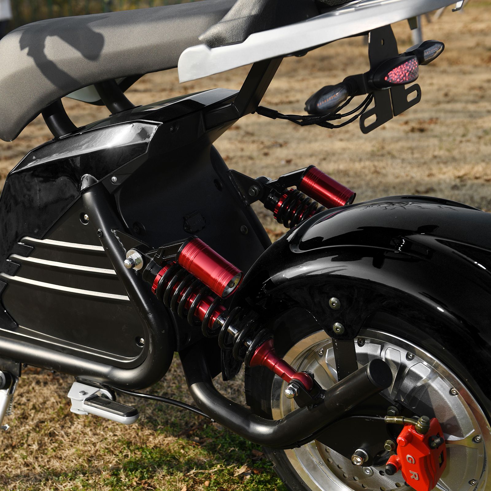 The rear high-end spring shock