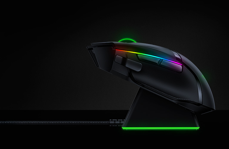 Razer-Basilisk-Ultimate-Dock-4
