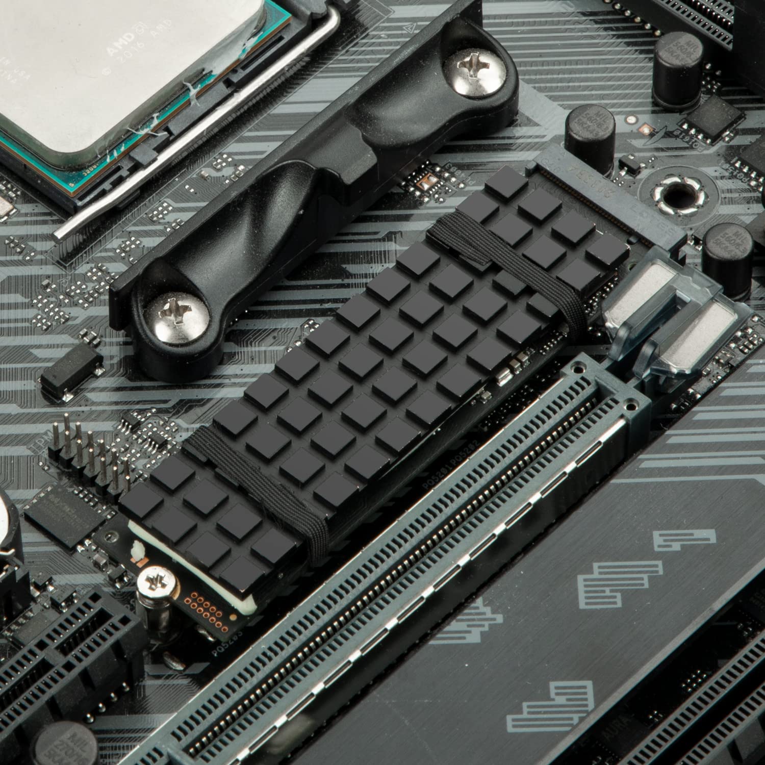How to use it? 2 Installation Methods : One: Use the rubber rings to directly bind the heatsink and