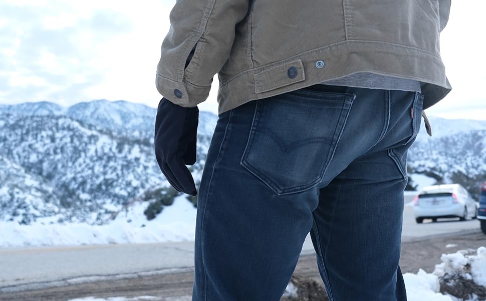 EXTERIOR MATERIAL When selecting a winter glove, internal insulation shouldn't be the only factor. T