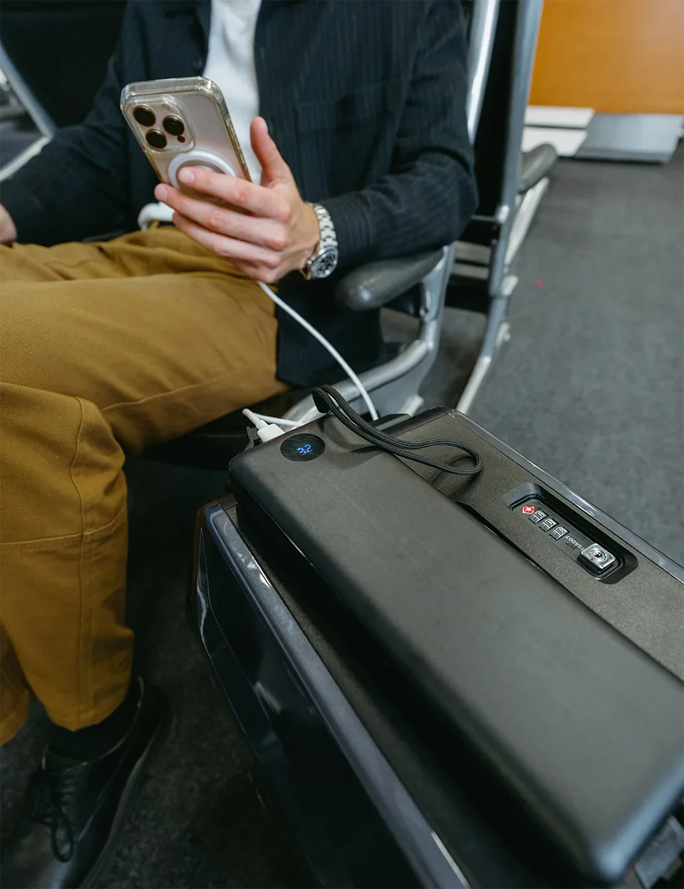 AOTOS L2 electric luggage