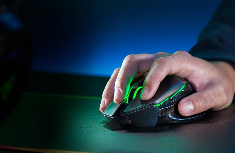Razer-Basilisk-Ultimate-Dock-2