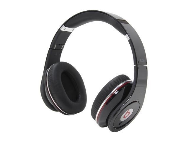 Beats by Dr. Dre Black Studio 3.5mm Connector On Ear Powered Isolation Headphone (Black)
