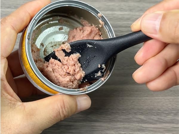 Scoop pet food