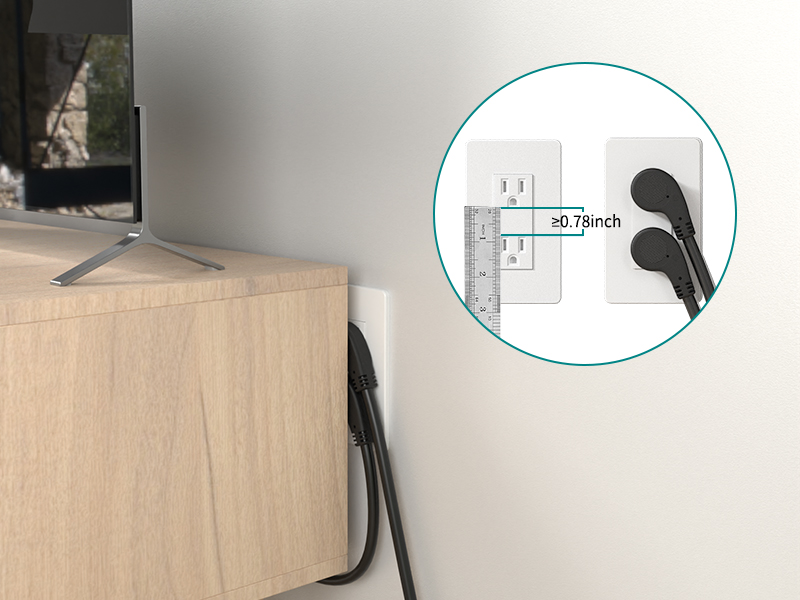Flat plug extension cord