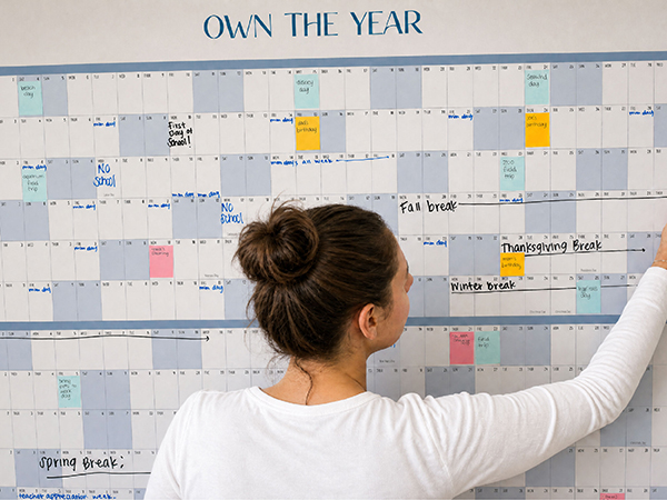 Room to jot meetings, priorities, and reminders without running out of space.