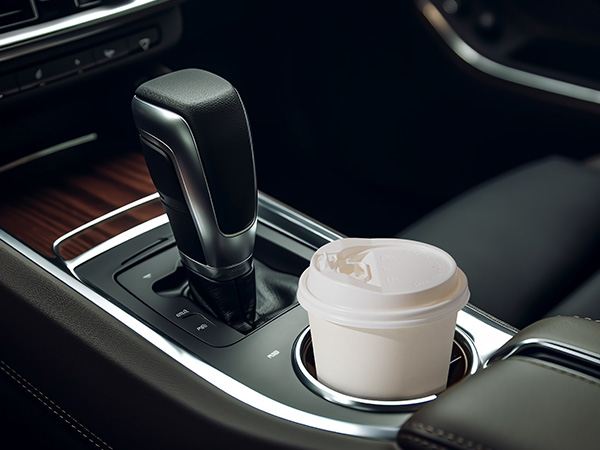 coffee cups with lids