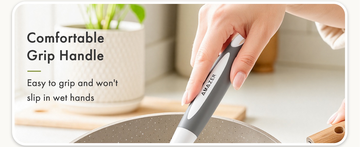 dish scrubber with handle