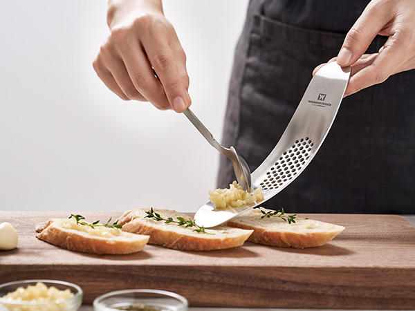 Effortless Prep – Grate & Scoop in One Motion