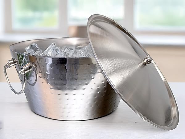 BREKX large ice bucket with lid for cocktail bar and parties.