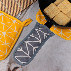 pot holders and hot pads