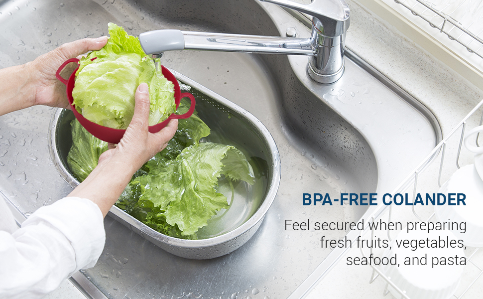 washing lettuce using the mini colander