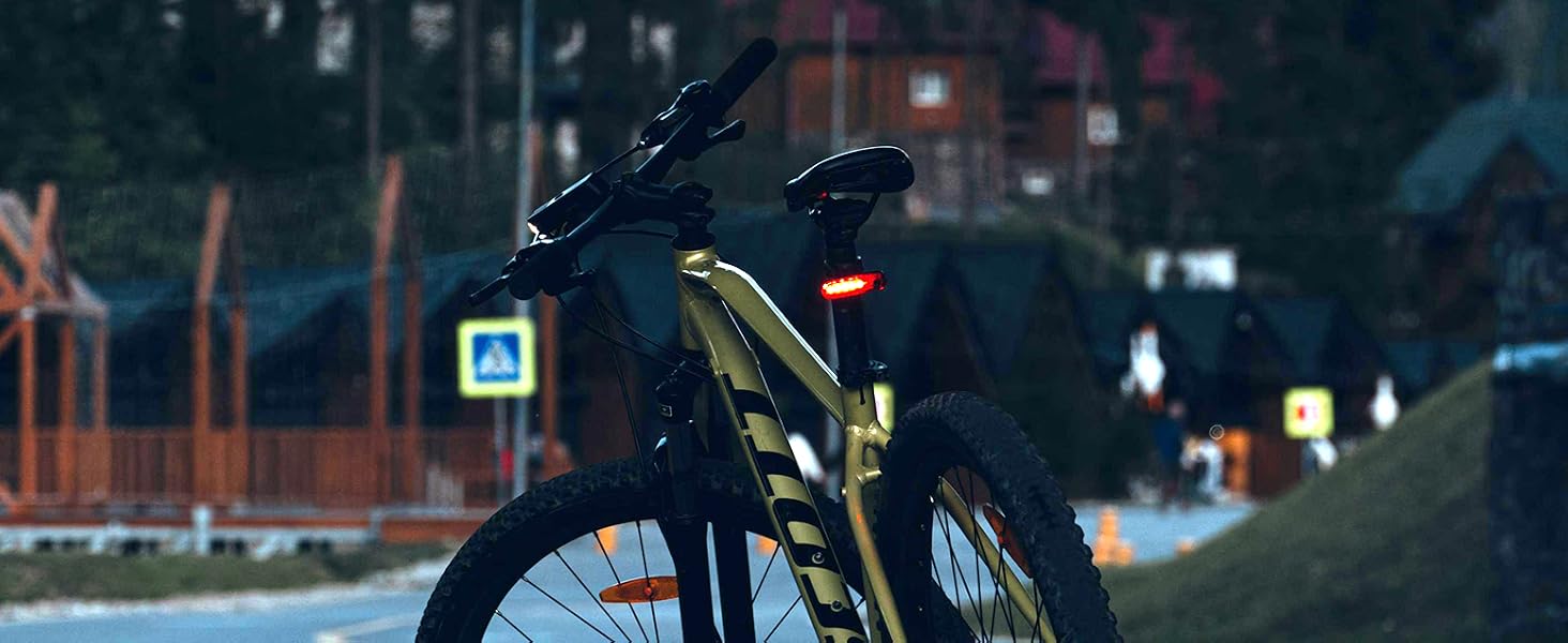 Kit-R1 rear bike light, compact design, USB rechargeable, red LED light