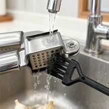 Includes a cleaning brush for the garlic press,easy to clean