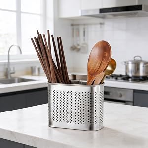 Separate compartments avoid cross-contamination.