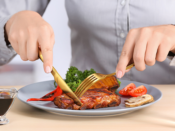 flatware set for 4