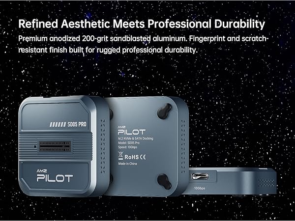 striped heat dissipation fins on the aluminum ssd docking station for thermal control
