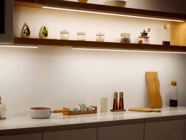 under cabinet light