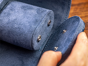 Soft and skin-friendly pillows and lining.