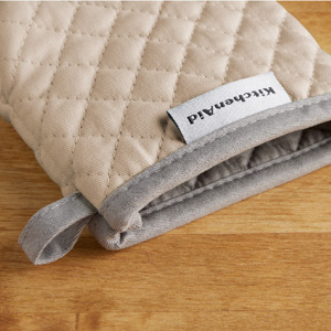 Kitchen Aide Asteroid Mini Mitt