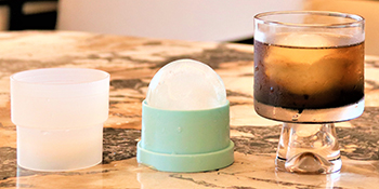 Simple steps to make ice ball