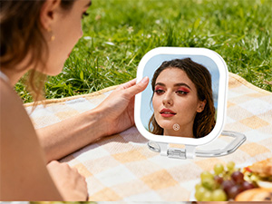 Travel mirror