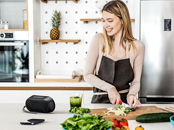 bluetooth speaker with microphones