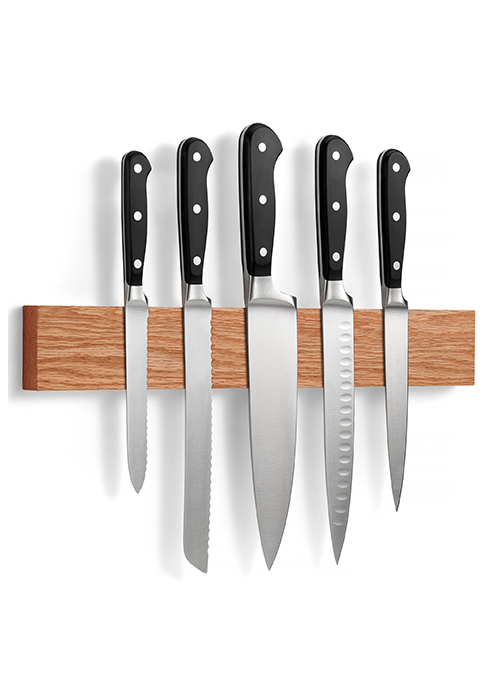 Magnetic knife holder in oak