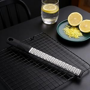 Add restaurant-quality presentation to your dishes.