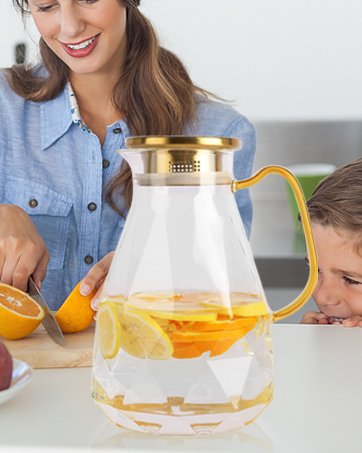glass pitchers with lids