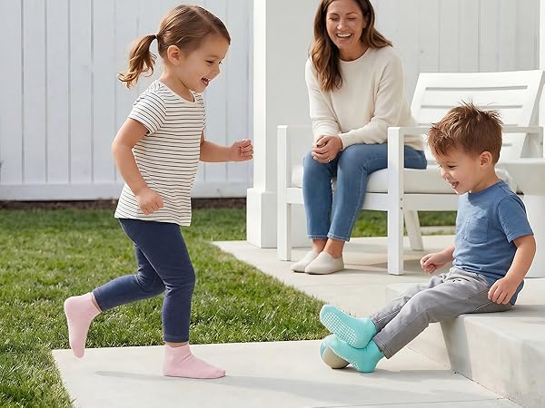 socks for outdoor with grips