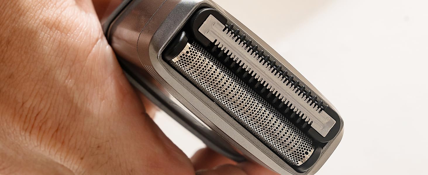 TRAVEL SHAVER
