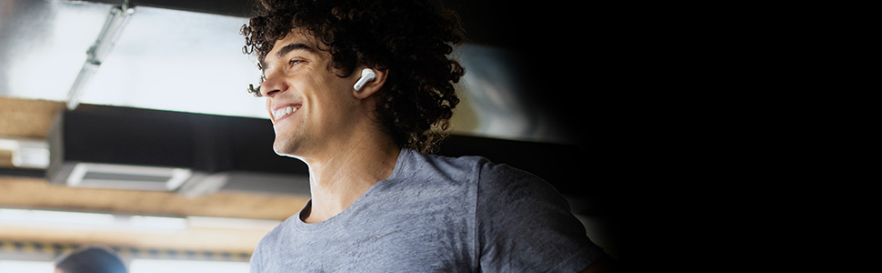 LIGHWEIGHT AND IPX4 SWEATPROOF