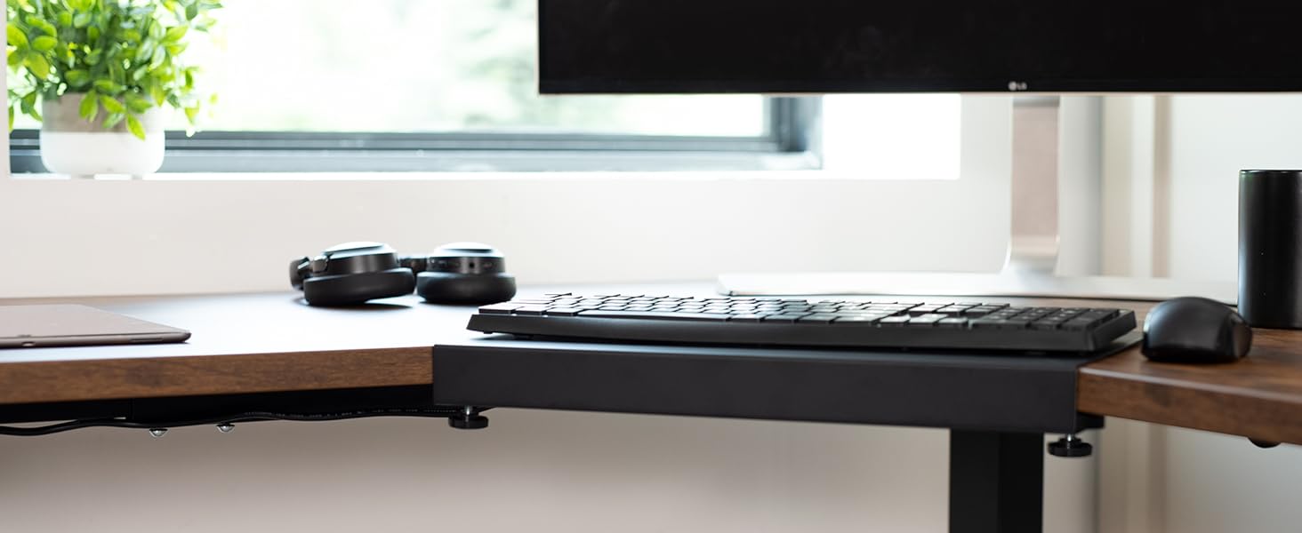 DESK-AC07C Keyboard on corner desk setup