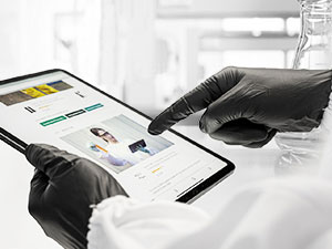 4 MIL NITRILE GLOVES