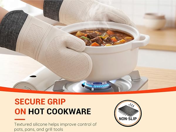 Textured silicone helps improve control of pots, pans, and grill tools