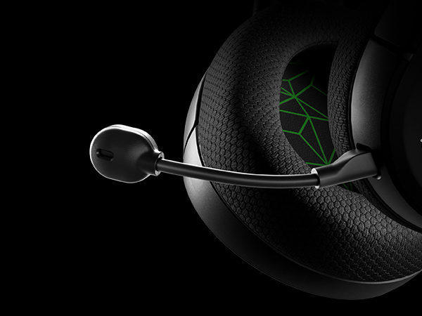 -Arctis 1 headset with ClearCast microphone