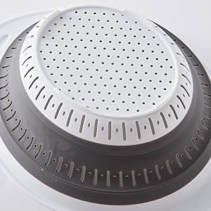 pasta strainer