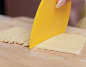 dough scraper