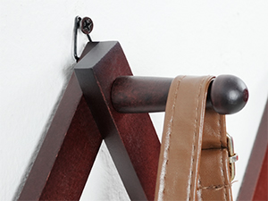 The shape of the hook is specially anti-slip
