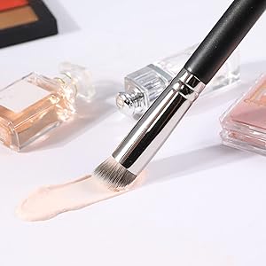 concealer brush under eye 270